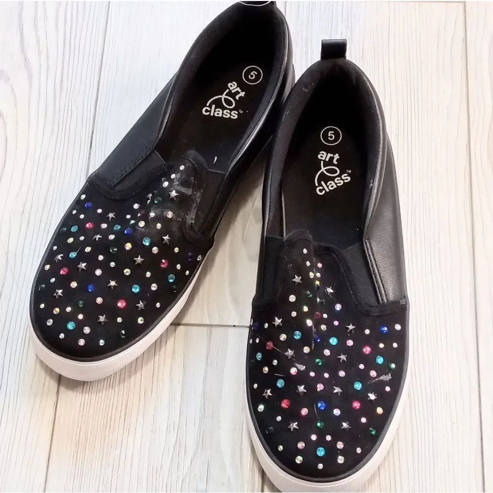 (18-3971) Art Class Shoes Sz 5